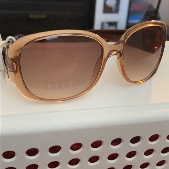 Elle Accessories - ‼️ Brand New ‼️ Elle sunglasses NWT